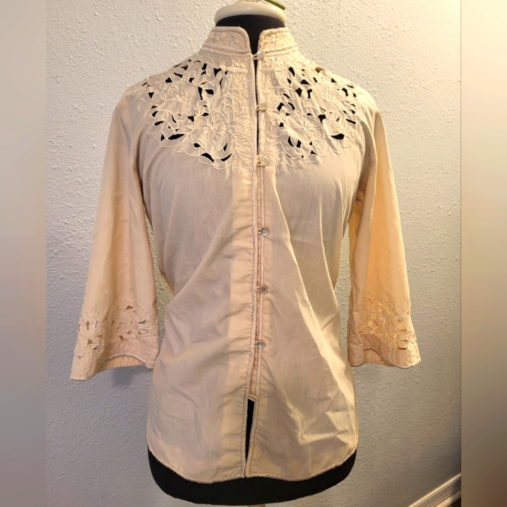 Vintage 1970's/60's Embroidered Cutwork Blouse
